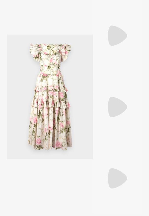 Bloemrijke maxi-jurk met off-shoulder ruches, gelaagd ontwerp, crèmekleurige achtergrond, roze rozenpatroon en groene bladeren accenten.; Beige suède slingbackschoen met een spitse neus en een transparante, ronde hak. Gladde textuur en minimalistisch ontwerp.; Gucci Zonnebril - gold-coloured/pink; Bruine leren clutch met een zilveren balsluiting en een klein zilveren kettingdetail op een witte achtergrond.