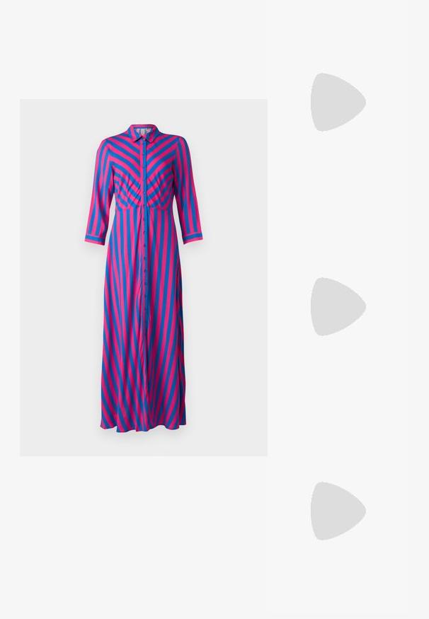 Robe colorée à manches longues avec un devant à boutons, présentant de larges rayures diagonales roses et bleues et un détail de buste sculpté.; Chaussure à talon aiguille à bout pointu avec un schema de couleurs argent, or et nude. Fini brillant avec un design découpé, dotée d'un talon stiletto.; Pochette en métal argenté avec une forme douce et arrondie et un fermoir en haut noué. Fabriquée en simili cuir lisse.; Boucles d'oreilles en argent en forme de créoles avec un design torsadé, dotées d'une finition polie et d'une fermeture à poussoir. Mesurent environ 3 cm de diamètre.