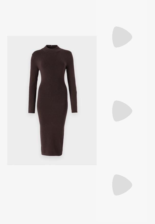 Mekko, jossa on pitkät hihat ja korkea kaulus, tummasta ruskeasta ribbikankaasta. Tiukka siluetti suoralla leikkauksella ja takana vetoketjuyksityiskohta.; Musta patent slingback-kiilakorko teräväkärkisellä muotoilulla, jossa on teksturoitu käärmeennahkakuosi, säädettävä remmi ja lyhyt, teksturoitu blokkiheel.; Musta nahkainen olkalaukku, jossa on kaksi etutaskua, kultaiset soljet, vetoketjukiinnitys ja kapea hihna. Teksturoidun pinnan ja kompaktin suorakaiteen muoto.; Kulta-sävyiset korvakorut, joissa on suorakulmainen, kirkas kivi roikkumassa pienen, pyöreän kirkkaan korosteen rivin alapuolella. Tyylikäs, moderni muotoilu.