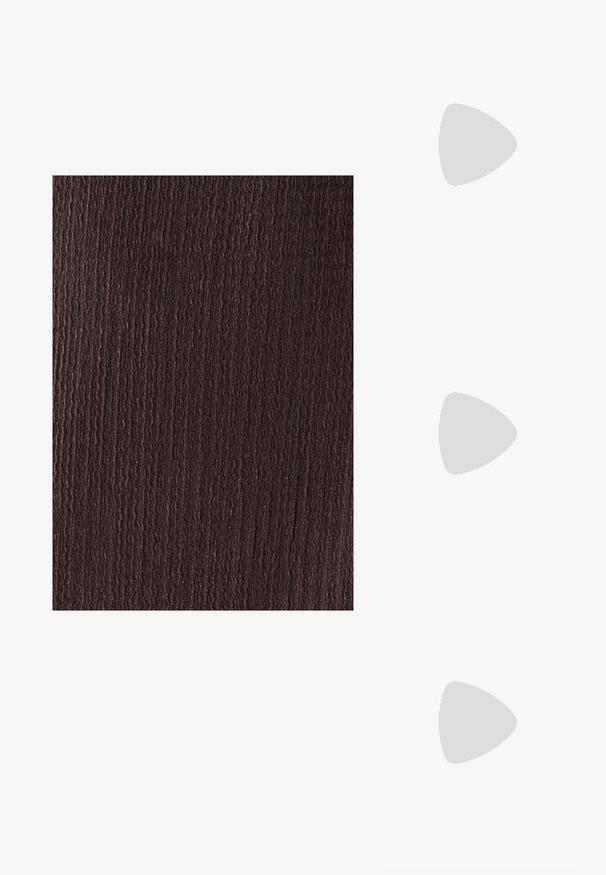 BWLDR ALIAS MIDI - Fodralklänning - chocolate; Svart lackläder slingbacksko med spetsig tå, ankelremmar med silverfärgade spännen och detaljer samt en smal klack.; Svart läderhandväska med en böjd form, avtagbar rem och guldiga detaljer. Väskan har ett lock med en spänndetalj.; Guldtonade ringörhängen med en slät, polerad yta. Har en halvcirkelform och en säker bakgång.