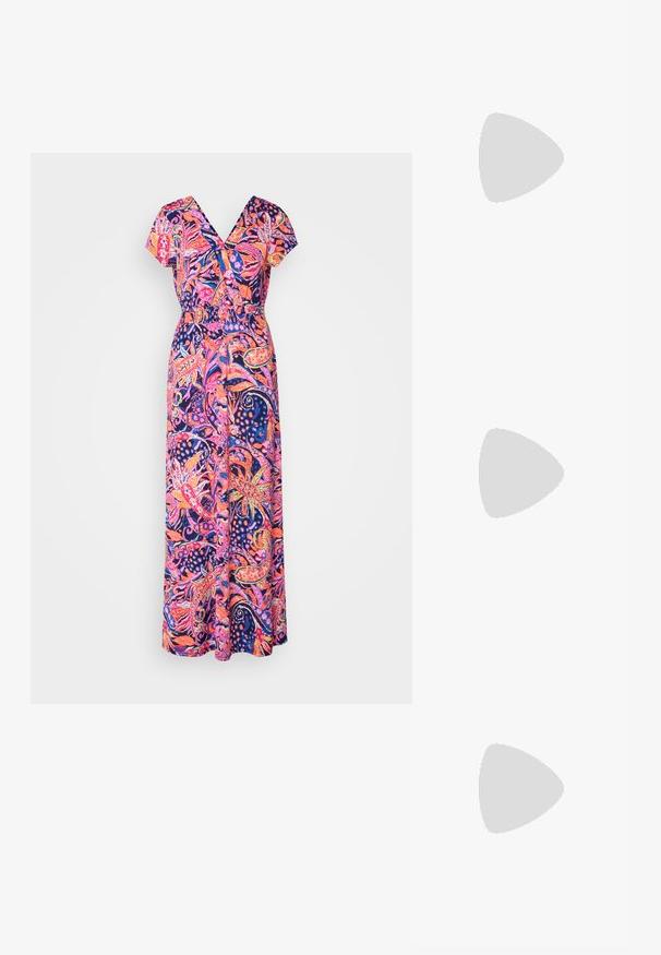 Robe maxi en tissu léger, présentant un motif floral éclatant rose et bleu avec un col en V et des manches courtes. Détail de taille élastique.; Chaussures slingback en cuir verni noir avec un bout pointu, des détails en métal argenté et un faible talon bloc. Texture lisse et brillante tout au long.; Sac bandoulière en cuir noir avec une texture lisse, de forme rectangulaire et un détail en chaîne métallique à l'avant. Sangle réglable incluse.; Boucles d'oreilles en argent avec un clou carré, présentant une finition lisse et polie ainsi qu'une forme en goutte d'eau, réfléchissant la lumière grâce à une surface brillante.
