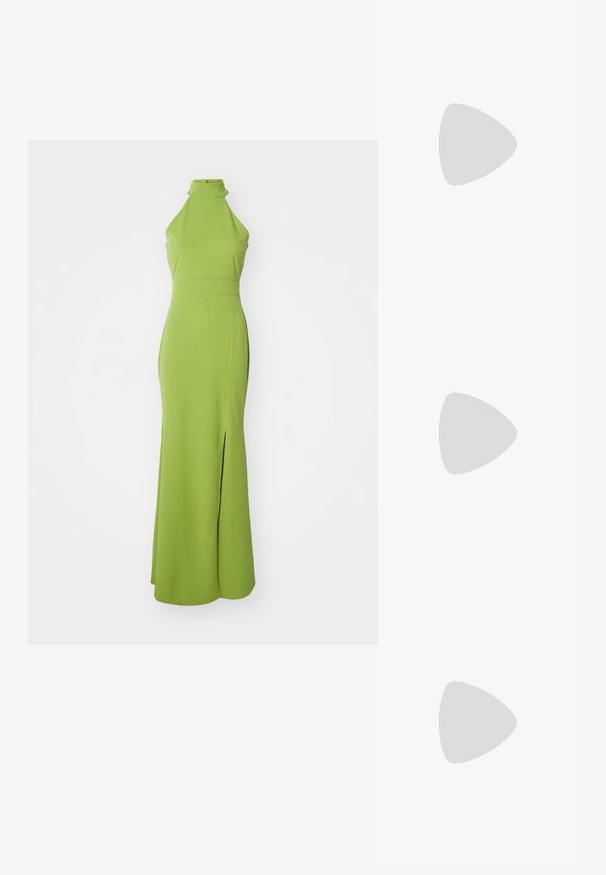 WAL G. Proginė apranga - dark olive green; Juodos lakinės odos aukštakulnės sandalai su trimis horizontaliais dirželiais ir reguliuojamu kulkšnimis dirželiu. Lieknas siluetas ir blizgus apdaila.; Sidabrinė tinklelio rankinė su tekstūruotu, austu dizainu, turinti užlenkiamą atvartą ir nuimamą grandinėlę nešimui.; Kristaliniai auskarai su sidabro atspalvio detalėmis, su kvadratiniu auskaru ir kaskadinėmis stačiakampių bei aštuonkampių kristalų eilėmis.