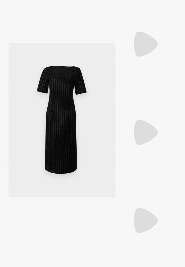 Musta mekko, jossa on lyhyet hihat, neliömäinen kaula-aukko ja pystysuorat valkoiset raidoitukset. Räätälöity muotoilu, polvenpituinen, sileä kangas.; Mustat nahkasaappaat, joissa on kärki, kapea korko ja kultasävyinen koriste etuosassa. Silkkinen pinta ja jämäkkä muotoilu.; Musta nahkalaukku, jossa on tekstuuripinta, kulmikas muoto, kaksinkertaiset kahvat ja säädettävä olkahihna. Mukana DKNY-logo korostus.; Hopepronssi metalliset korvakorut, joissa on sileä, kiiltävä pinta ja rakenteellinen, pyöristetty muotoilu. Varustettu käänteellisellä lukolla turvallista käyttöä varten.