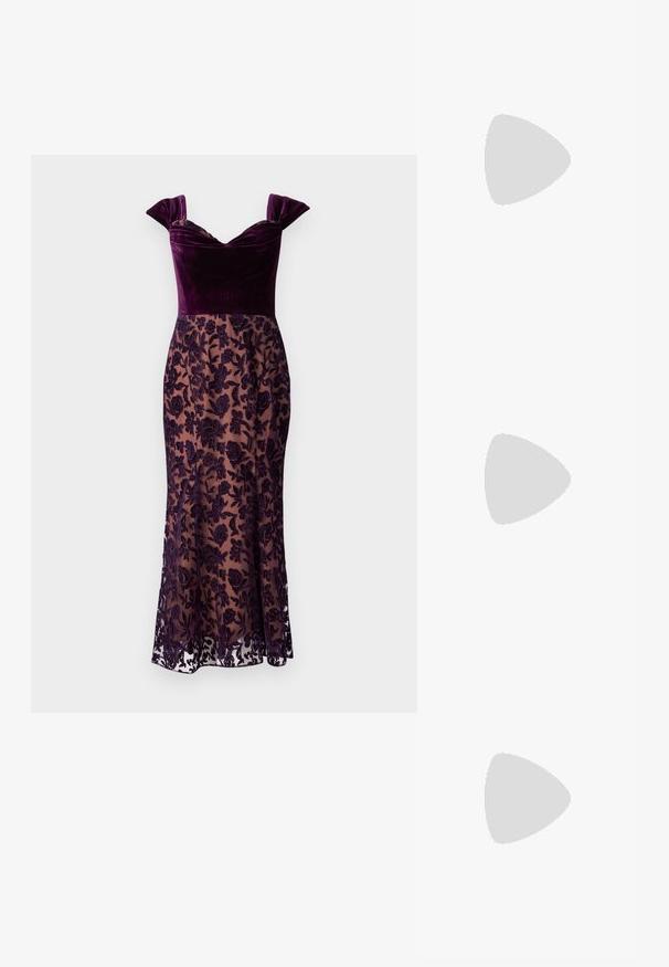 Lila Samtkleid mit kurzen Ärmeln, ausgestattet mit einem transparenten, bestickten Blumen-Spitzensetz und einer taillierten Silhouette, die bis zur Mitte der Wade reicht.; Schwarze Lack-Slingback-Pumps mit spitzem Zehenbereich, versehen mit strukturiertem Schlangenprint, verstellbarem Riemen und einem kurzen, strukturierten Blockabsatz.; Schwarze Leder-Umhängetasche mit zwei vorderen Taschen, goldenen Schnallen, Reißverschluss und einem schmalen Tragegurt. Texturierte Oberfläche und kompakte rechteckige Form.; Goldfarbene Metall-Hoops mit einer geschwungenen, länglichen Form. Sie verfügen über eine glatte, glänzende Oberfläche und eine abgerundete Spitze für zusätzliche Details.