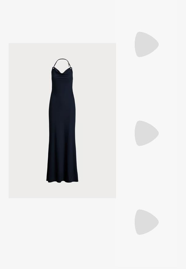 Laivastonsininen, hihaton mekko, jossa on laskostettu kaulus. Mekossa on koristeellinen kiinnitys olkahihnoissa ja se laskeutuu hoikasti.; Musta patent slingback-kiilakorko teräväkärkisellä muotoilulla, jossa on teksturoitu käärmeennahkakuosi, säädettävä remmi ja lyhyt, teksturoitu blokkiheel.; Musta nahkainen olkalaukku, jossa on kaksi etutaskua, kultaiset soljet, vetoketjukiinnitys ja kapea hihna. Teksturoidun pinnan ja kompaktin suorakaiteen muoto.; Korvakorut kultasävytteistä metallista, joissa on kaareva, pitkänomainen muoto. Ominaisuuksiin kuuluu sileä, kiiltävä pinta ja pyöreä kärki lisäyksinä.