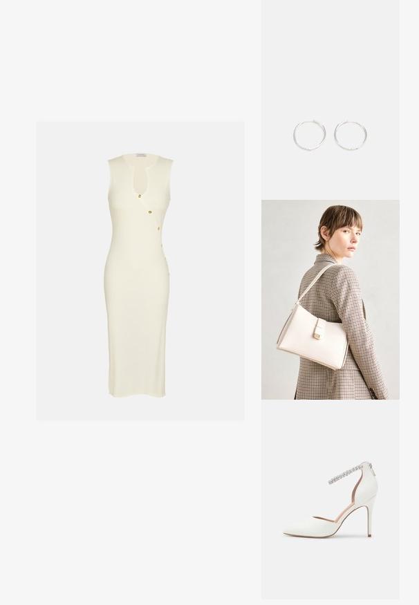 Langes, figurbetontes ärmelloses Kleid aus leichtem, elfenbeinfarbenem Rippstoff. Mit Rundhalsausschnitt und seitlichen Knöpfen in goldenen Akzenten.; Weißer High Heel Schuh mit spitzem Zehenbereich, aus Leder gefertigt, verstellbare Knöchelriemen verziert mit Strasssteinen und schlanker Stiletto-Fuß. ; Weiße Lederhandtasche mit strukturiertem Design, ausgestattet mit einem Magnetverschluss und einem Schulterriemen, präsentiert vor einem neutralen Hintergrund.; Silberne Creolen mit einem schlanken, runden Design, das eine glatte Oberfläche und keine sichtbaren Verzierungen aufweist. Durchmesser nicht angegeben.
