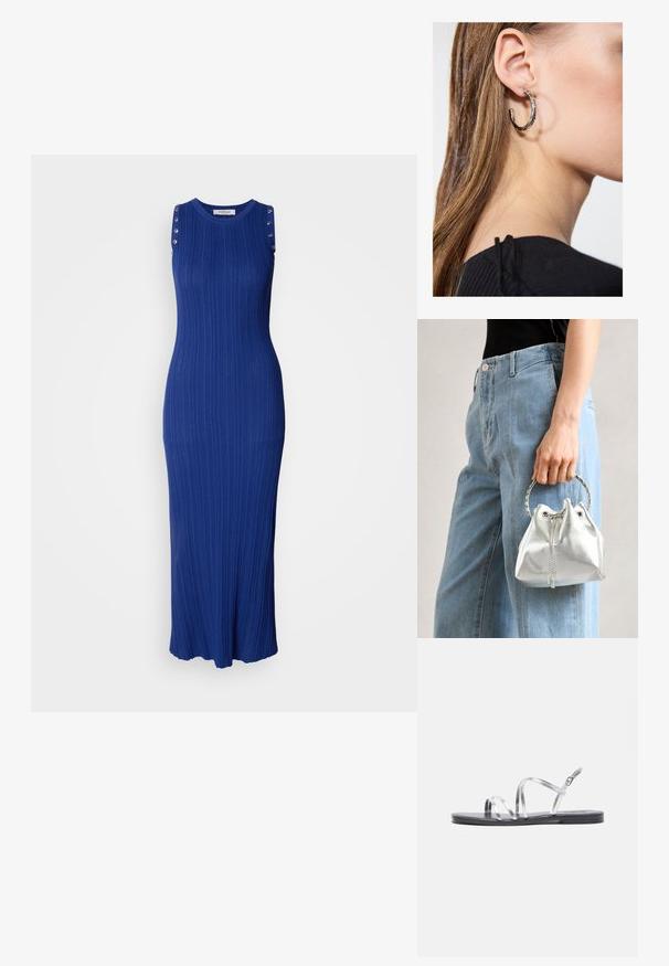 Ärmelloses Maxikleid aus geripptem Strickstoff in einem leuchtenden Blauton, mit metallischen Knopf-Akzenten an den Trägern und einem ausgestellten Saum.; Silberne Riemchensandalen mit einer flachen schwarzen Sohle, ausgestattet mit dünnen metallischen Riemen und einer verstellbaren Schnalle am Knöchel. Durchgehend glatte Textur.; Metallisch silberne Bucket Bag mit strukturiertem Finish, verziert mit einem silbernen runden Griff und Kordelzugverschluss, gehalten vor hellblauen Jeans.; Silberne Creolen mit polierter Oberfläche, die kleine goldene Akzentdetails und eine runde Form aufweisen, am Ohrläppchen getragen.