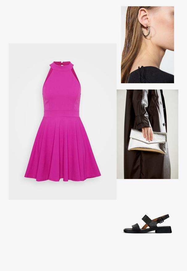 Vaaleanpunainen mekko, jossa on korkea kaula-aukko, hihaton muotoilu ja levenevä helma. Valmistettu sileästä materiaalista ilman näkyviä kuvioita tai varusteita.; Musta nahkakengät, joissa on kaksi vaakasuoraa remmiä ja soljellinen nilkkaremmi. Litteä, teksturoitu pohja, jossa on hieman korkoa ja sileä pinta.; Hopeinen metallinen clutch-angular kirjekuorimuotoilu, sileä pinta ja kontrastivärinen sisustus, pidetään kädessä, jossa on musta takki.; Hopea renkaankorvakoru kiiltävällä pinnalla, jossa on pieniä kultaisia yksityiskohtia ja pyöreä muoto, käytetty korvalla.