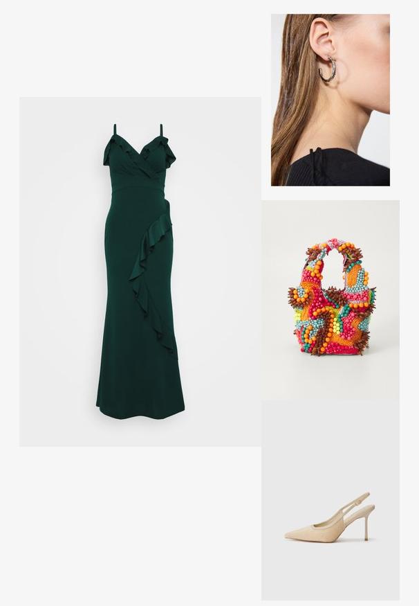 Smaragdno zelena haljina s naramenicama, nabranim dekolteom i kaskadnim naborom duž strane. Izrađena od glatkog materijala, tijesnog kroja.; Bež sandale na petu s uskim vrhom, izrađene od teksturiranog materijala, s tankom petom i podesivom trakom.; Torba od perlica s vibrantnim bojama: ružičasta, narančasta, plava i smeđa. Teksturirana površina s okruglim perlicama i organskim oblicima, čvrste ručke.; Srebrna kružna naušnica s poliranim završetkom, koja ima male zlatne detalje i okrugli oblik, nošena na uhu.
