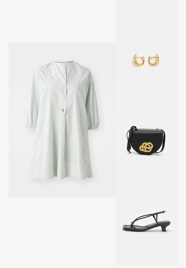 Jasnozielona tunika w paski z okrągłym dekoltem, krótkimi bufiastymi rękawami i detalem z guzikami z tyłu. Wykonana z miękkiego, lekkiego materiału.; Czarne skórzane sandały z cienkimi paskami, niskim blokowym obcasem i kwadratowym noskiem. Posiadają zapięcie na klamrę i gładką teksturę.; Czarna skórzana torebka o zaokrąglonym kształcie, z dużym złotym dekoracyjnym węzłem z przodu oraz regulowanym paskiem.; Złote kolczyki w kształcie hoop charakteryzujące się gładkim, zaokrąglonym wzornictwem z połyskliwym wykończeniem. Kolczyki mają kompaktowy, masywny kształt oraz bezszwowy zamek.