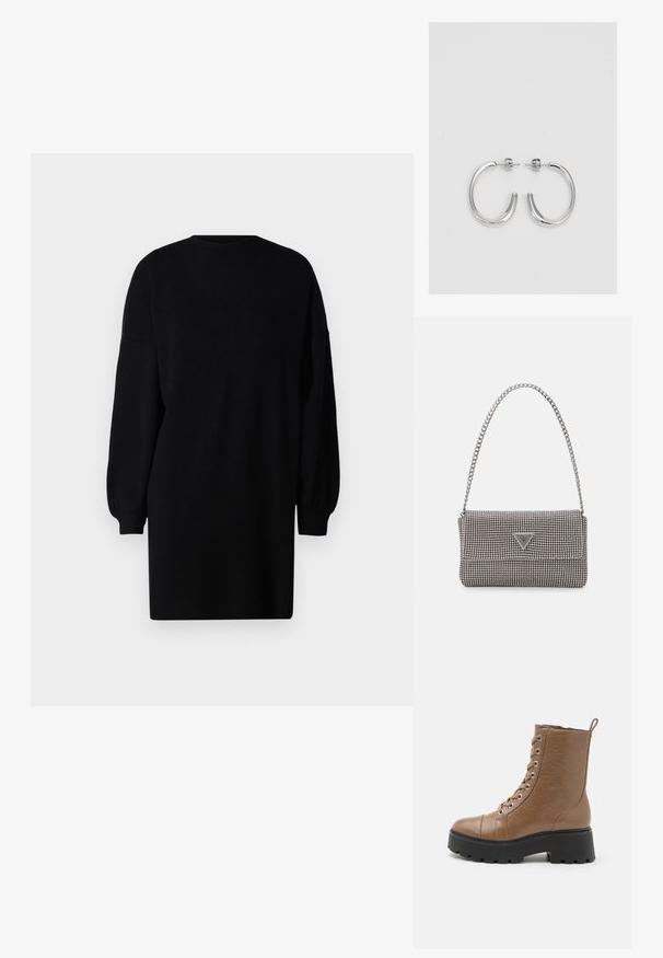 Crna pletena haljina s okruglim izrezom, dugim napuhanim rukavima i slobodnim krojem. Glatka tekstura bez vidljivih uzoraka ili hardverskih detalja.; Smešane čizmice od smešane kože smeđe boje s debelim crnim đonom, okruglim vrhom, vezanjem sprijeda i petnom petljom. S detaljem teksturirane površine.; Svijetlosivi metalik ruksač s lancem, ukrašen malim okruglim metalnim zakovicama i trokutastim logotipom marke.; Srebro naušnice u obliku prstena s glatkom, sjajnom završnom obradom. Zaobljenog oblika, laganog dizajna, s kopčom na poleđini.