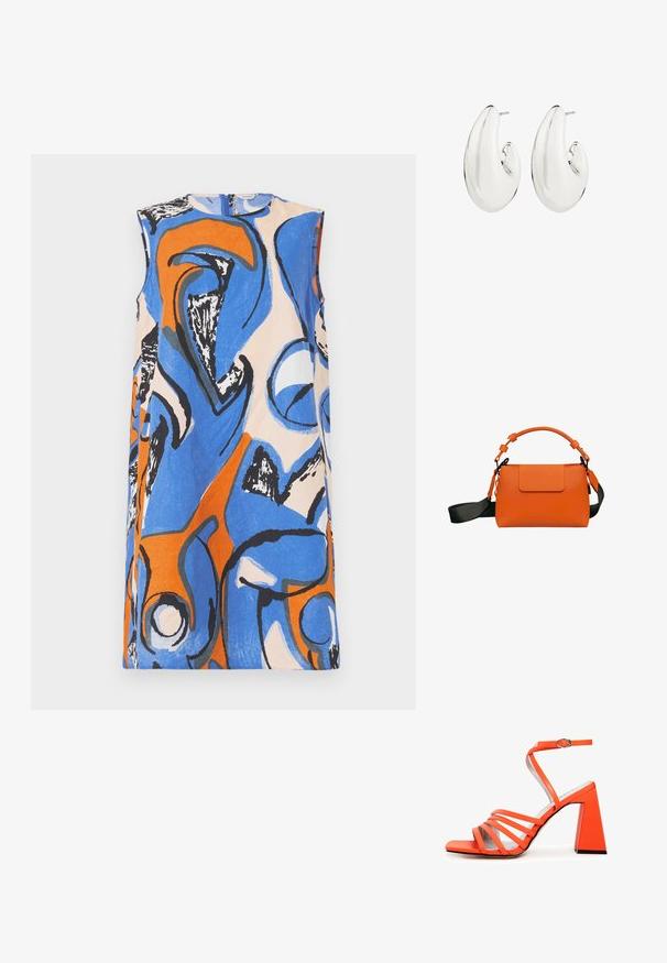 Marimekko ANEMONET ELDFAMN wielokolorowy; Pomarańczowe sandały na słupku z wieloma wąskimi paskami i zapięciem na kostce. Gładka tekstura i prostokątny kształt noska. Płaska czarna podeszwa.; Pomarańczowa skórzana torebka z odpinanym czarnym paskiem, uchwytem u góry, zapięciem na klapę oraz subtelnymi detalami w postaci przeszyć. Logo wytłoczone na przedniej stronie.; Srebrne kolczyki w wydłużonym, falistym wzorze. Gładka, lustrzana powierzchnia z zapięciem na wkręty.