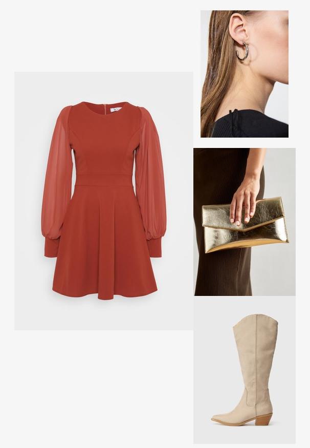 Crvena haljina s kratkim napuhanim prozirnim rukavima, uskim tijelom, raširenim suknjom i zatvaranjem na cipzar na leđima. Napravljena od teksturiranog materijala s glatkom završnom obradom.; Bež antilop čizmama do koljena s šiljastim vrhom, masivnim potplatom i vidljivim šavnim detaljima. Glatka tekstura s jednostavnim dizajnom.; Zlatna metalik torbica s glatkom teksturom, s trokutastim zatvaranjem na preklop. Ruka koja je drži ima uredno nj njegovane nokte.; Srebrna kružna naušnica s poliranim završetkom, koja ima male zlatne detalje i okrugli oblik, nošena na uhu.