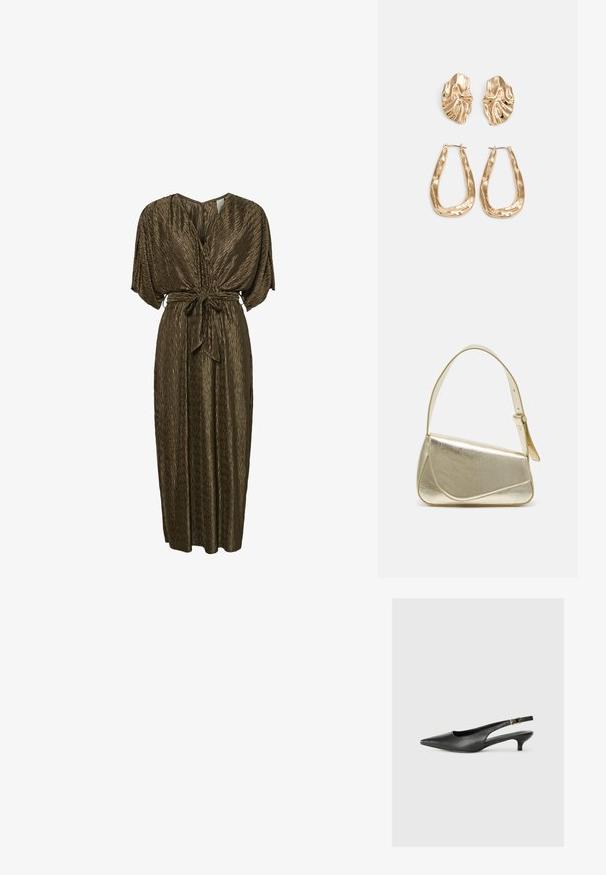 Ruda, plisėta maksi suknelė su V formos iškirpte, plačiomis rankovėmis ir diržu, kuris rišamas prie liemens. Lygus paviršius su subtiliu blizgesiu.; Juoda smaili, atvira kulkšnies avalynė, pagaminta iš lygaus odos. Turinti ploną kulną ir sagtį reguliuojamoje dirželio dalyje.; Aukso metalinės rankinės su struktūrizuotu dizainu, lygaus paviršiaus ir reguliuojama dirželiu. Pasižymi unikaliu trikampiu pavidalu ir minimalizmu siuvinėjime.; Auksinės auskarai, turintys tekstūruotus, bangų formos elementus. Įeina skulptūriniai segami auskarai ir atviri lankai su išmuštu paviršiumi.