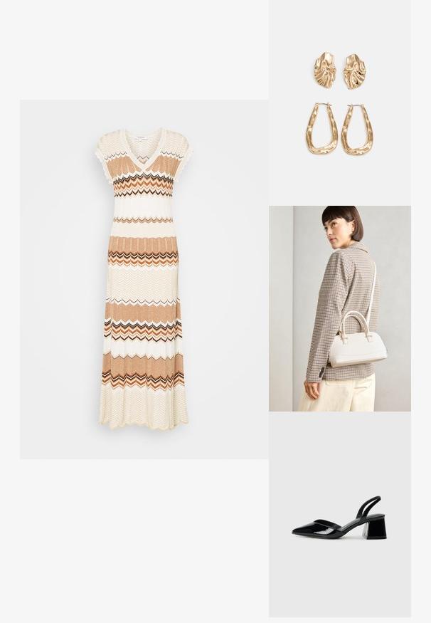 Das gestrickte Maxikleid hat einen V-Ausschnitt, kurze Kappenärmel und ein Zickzackmuster in Creme-, Braun- und Orangetönen mit einem schwingenden Saum.; Schwarze Lackleder-Slingback-High Heels mit spitzem Schuh und einem geometrischen Blockabsatz. Verfügt über ein schlankes, minimalistisches Design und eine glatte Textur.; Weiße strukturierte Handtasche mit kurzen Griffen und einem Schultergurt, ausgestattet mit goldfarbenen Hardware-Elementen und strukturiertem Material, vor einem grauen Hintergrund präsentiert.; Ohrringe in Goldoptik mit strukturierten, gewellten Formen. Beinhaltet skulpturale Clip-Ohrringe und ein offenes Hoop-Design mit gehämmertem Finish.