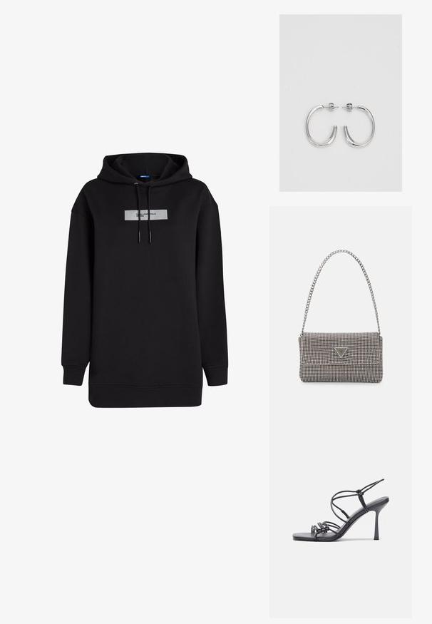Musta huppari, jossa on puuvillasekoitetta, kauluksessa suorakaiteen muotoinen valkoinen logo-patch rintakehällä ja nyörikiinnitykset huppuosassa.; Mustat korkokengät sandaalit, joissa on ohuet hihnat solmittuna, sileä neliön muotoinen varvasosa ja tyylikäs stiletto-korko.; Vaalea harmaa metallinen käsilaukku, jossa on ketjusanka. Laukku on koristeltu pienillä pyöreillä metallikoruilla ja kolmion muotoisella brändilogolla.; Hopehopeet hopehopeet hopehopeet hopehopeet, jolla on sileä, kiiltävä pinta. Pyöreä muoto, kevyt rakenne, jossa on neulakiinnitys.