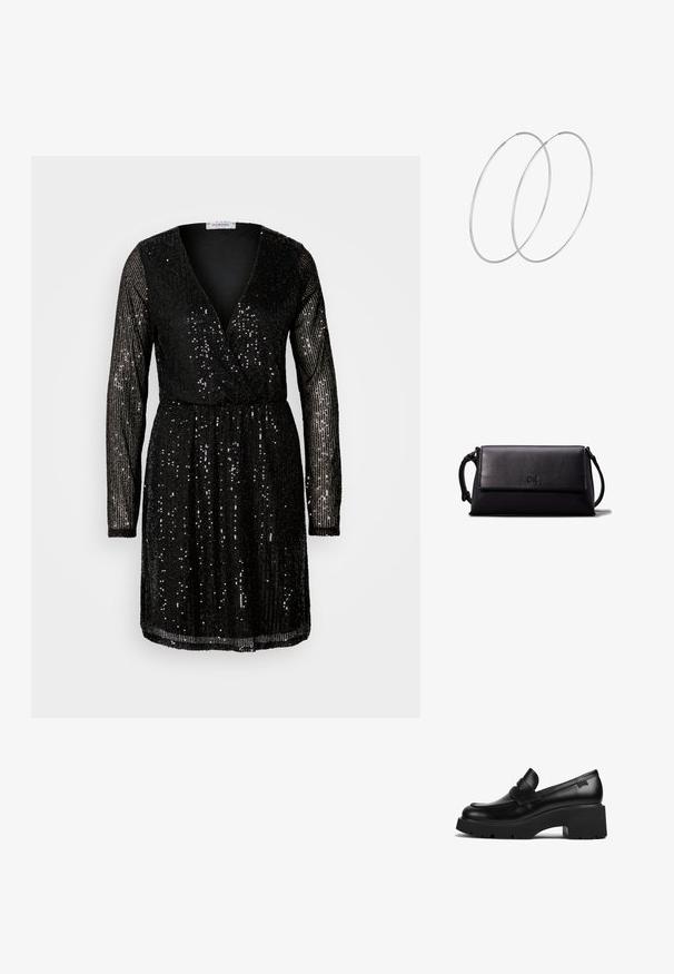 Černé šaty pokryté flitry s dlouhými rukávy, hlubokým výstřihem do V a přiléhavým pasem. Flitry pokrývají celý oděv a odrážejí světlo.; Černý kožený mokasín s robustním podpatkem a silnou podrážkou, s páskovým detailem přes horní část, zobrazený z boku na bílém pozadí.; Černá kožená psaníčko s obdélníkovým tvarem, hladkým povrchem, plochým víkem a malou rukojetí na boku. Obsahuje jemné logo.; Stříbrné kruhové náušnice s minimalistickým designem. Kruh, hladký povrch a tenký profil. Lehká konstrukce s lesklým povrchem.