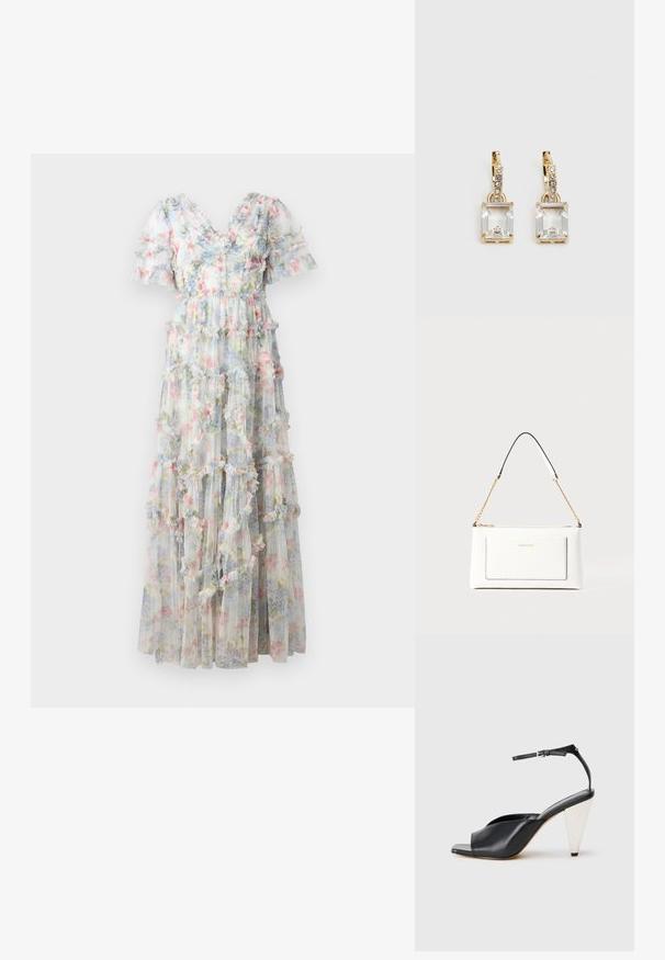 Vestido maxi feito de tecido transparente com um padrão floral em cores pastel. Apresenta camadas de babados e mangas curtas em forma de puff, com um decote em V.; Sandal de salto alto em couro preto com bico aberto, design assimétrico, tira no tornozelo e um salto metálico em forma de cone. Textura suave por toda a parte.; Bolsa de mão branca em couro com acabamento texturizado, featuring a corrente dourada e detalhes pretos. Inclui um bolso frontal e fecho com zipper.; Brincos em tom de ouro com um cristal retangular claro pendurado abaixo de uma linha de pequenos acentos redondos claros. Design elegante e moderno.