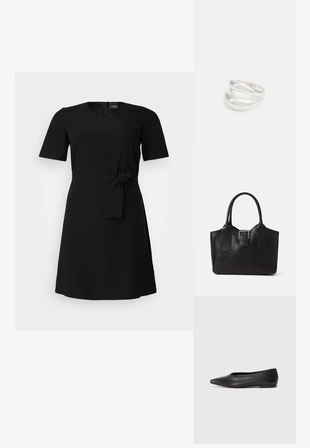 Vestido negro con mangas cortas, escote en V y cinturón atado en la cintura. Hecho de una tela suave y ligera. Diseño simple y elegante.; Bailarinas de cuero negro, punta afilada, diseño minimalista, textura suave, tacón bajo, sin herrajes ni adornos visibles.; Bolso tote de cuero negro con textura suave, forma estructurada, dos asas y un prominente detalle de hebilla plateada en la parte frontal.; Anillo de plata de doble banda con una superficie lisa y pulida. Presenta un diseño fluido y curvado con secciones superpuestas para un aspecto moderno.