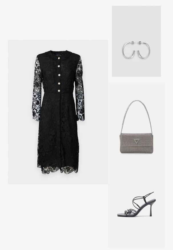 Marc Cain Blusenkleid - black; Schwarze, hochhackige Sandalen mit dünnen Riemen und einem geknoteten Design, einer glatten, rechteckigen Zehenpartie und einem eleganten Stiletto-Absatz.; Hellegraue metallische Handtasche mit einer Kettenriemen, verziert mit kleinen kreisförmigen metallic Nieten und einem dreieckigen Markenlogo.; Silberne Creolen mit einer glatten, glänzenden Oberfläche. Abgerundete Form, leichtes Design, mit einer Steckverschluss.