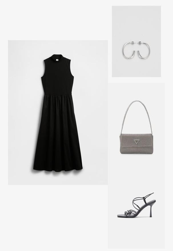 Czarna sukienka bez rękawów z wysokim, półgolfem, dopasowaną górą i marszczonym stanem, który przechodzi w lejący się dół. Wykonana z gładkiej tkaniny.; Czarne sandały na wysokim obcasie mają cienkie paski z węzłowym wzorem, gładki, kwadratowy czubek i smukły obcas w stylu szpilki.; Jasnoszara metaliczna torebka na łańcuszku, ozdobiona małymi okrągłymi metalowymi ćwiekami oraz trójkątnym logo marki.; Srebrne kolczyki na biglu o gładkim, błyszczącym wykończeniu. O zaokrąglonym kształcie, lekkim designie, z zamknięciem na zatrzask.