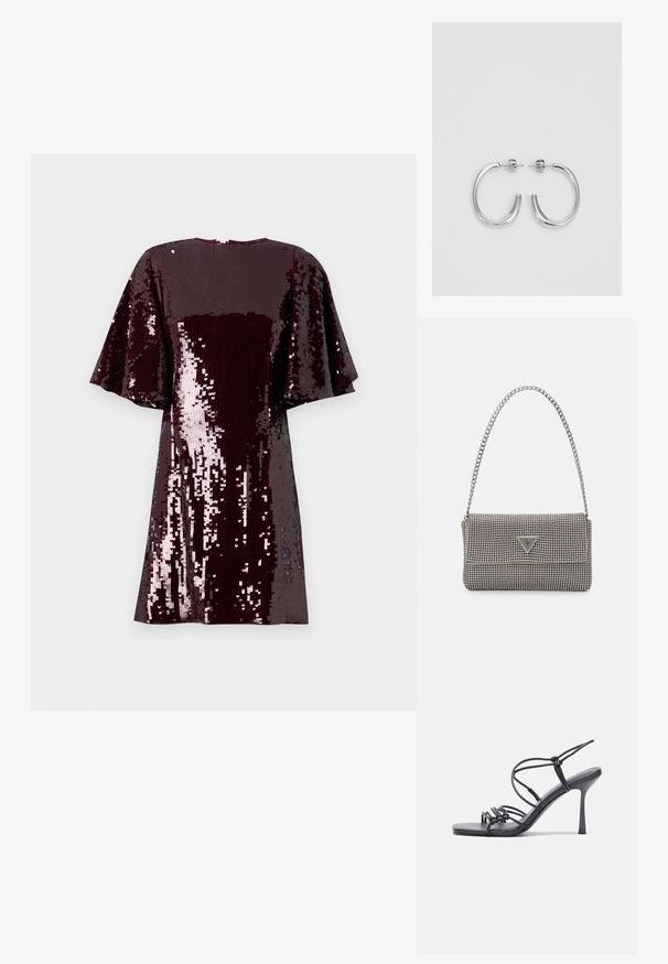 Burgundy színű flitteres ruha, karcsú szabással, rövid fodros ujjakkal és egységes, texturált felülettel. Elegáns dizájn, amely fénylő flitterekkel van díszítve.; Fekete magas sarkú szandálok vékony pántokkal, csomózott mintával, sima négyzetes orral és karcsú stiletto sarkal rendelkeznek.; Világosszürke fémes kézitáska lánc pánttal, kis kör alakú fém kifinomult díszítéssel és háromszög alakú márkagéppel.; Ezüst karika fülbevalók sima, fényes felülettel. Lekerekített forma, könnyű kialakítással, tűs zárómechanizmussal.