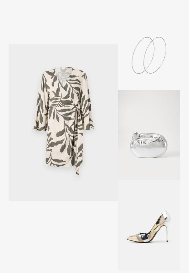 Lengvas įvyniojamas suknelė kremine spalva su alyvuogių žalia lapų raštu, turinti trijų ketvirčių rankoves ir juosmeninį raištį, leidžiantį reguliuoti dydį.; Aštrus pirštas aukštakulnis batelis su sidabro, aukso ir nuogų spalvų deriniu. Blizgus paviršius su išpjovos dizainu, su stiletto kulnu.; Sidabrinė metalinė maišelio forma su švelnia, apvalia forma ir mazgu užveriamu viršumi. Pagaminta iš lygios dirbtinės odos medžiagos.; Sidabrinės pusmėnulio auskarai minimalistiniu dizainu. Apskritimo forma, lygus paviršius ir plonas profilis. Lengvi su poliruotu apdailu.