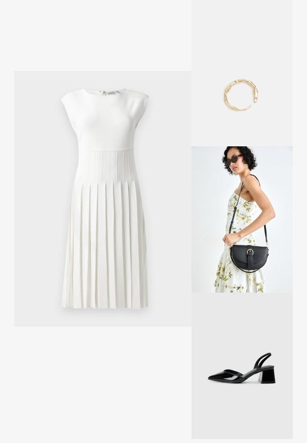 Abito bianco plissettato con un top aderente, maniche a cappuccio, corpino testurizzato e una gonna svasata. Dettaglio con zip sul retro, finitura in tessuto liscia.; Décolleté in vernice nera con punta affusolata e tacco in geometria cubica. Presentano un design elegante e minimalista, con una texture liscia.; Borsa a tracolla nera in pelle con una forma curva, manico rimovibile e accessori dorati. La borsa presenta una patta con un dettaglio a fibbia.; Anello in tono oro con un design organico e Twisted, caratterizzato da una superficie liscia e punte affusolate, che crea un aspetto moderno e scultoreo.