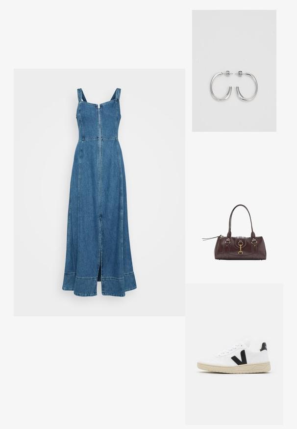 Denim-maksimekko, jossa on etuvetoketju, säädettävät olkaimet ja liehuva helma. Ominaisuuksiin kuuluvat näkyvät saumat ja keskipitkä sininen pesu.; Valkoinen lenkkari, jossa musta "V"-logo, pyöristetty kärki, rei'itetty yksityiskohta, litteät nauhat ja beige kumipohja. Tasainen nahkapinta.; Tummanruskea nahkakäsilaukku, jossa on kaksi yläkahvaa, kullanväriset yksityiskohdat, etuosan lukitus ja tikatut tekstuurit sivuilla.; Hopehopeet hopehopeet hopehopeet hopehopeet, jolla on sileä, kiiltävä pinta. Pyöreä muoto, kevyt rakenne, jossa on neulakiinnitys.