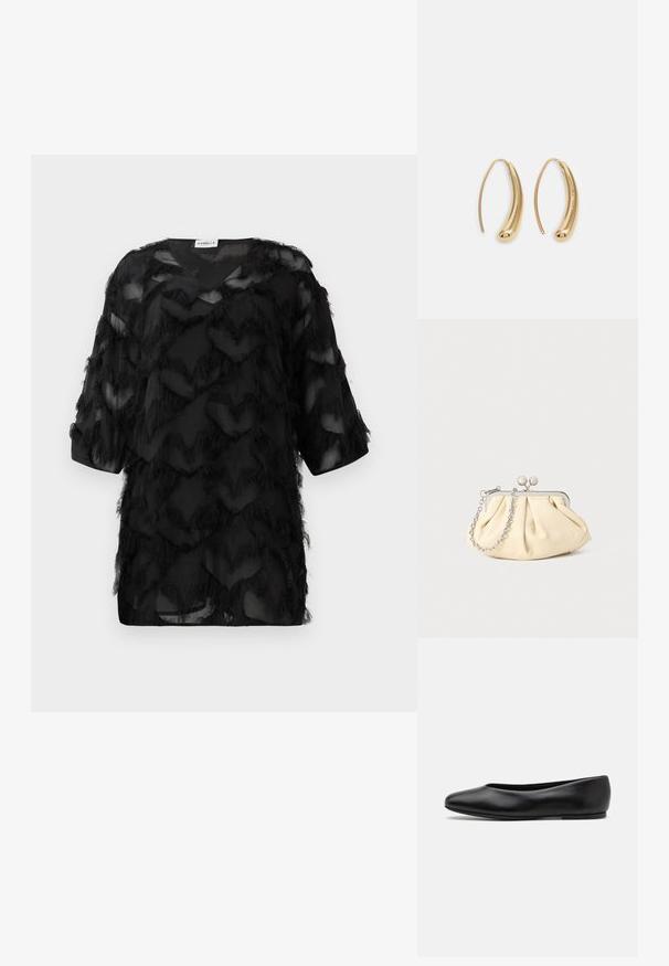 Blusa negra transparente con mangas tres cuartos, patrón de flecos en zigzag texturizado y cuello en V, mostrada sobre un fondo blanco.; Paul Smith TOPANGA - Bailarinas - black; Clutch de cuero beige plisado con un marco de metal plateado, que cuenta con dos broches decorativos redondos y una correa de cadena plateada.; Pendientes de aro de metal en tono dorado con una forma curva y alargada. Presentan una superficie lisa y brillante y una punta redondeada para mayor detalle.