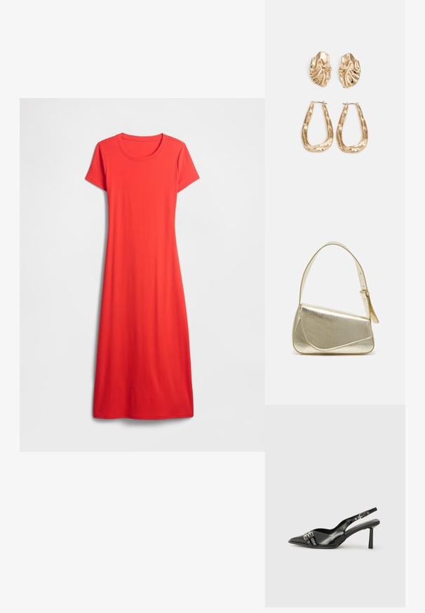 Rdeča obleka s kratkimi rokavi do kolen, izdelana iz gladkega blaga z okroglim izrezom in sproščenim krojem. Preprost dizajn v enobarvni barvi.; Črne patentne usnjene sandale s koničastim nosom, zankami okoli gležnja s srebrnimi sponkami in opremo ter vitkimi petami.; Zlata metalna torbica z urejenim dizajnom, gladko teksturo in nastavljivim trakom. Ima edinstveno trikotno obliko in minimalistično šivanje.; Zlato obarvani uhani z teksturiranimi, valovitimi oblikami. Vključujejo skulpturalne sponke za ušesa in odprto obliko obročka s kladivastim finišem.