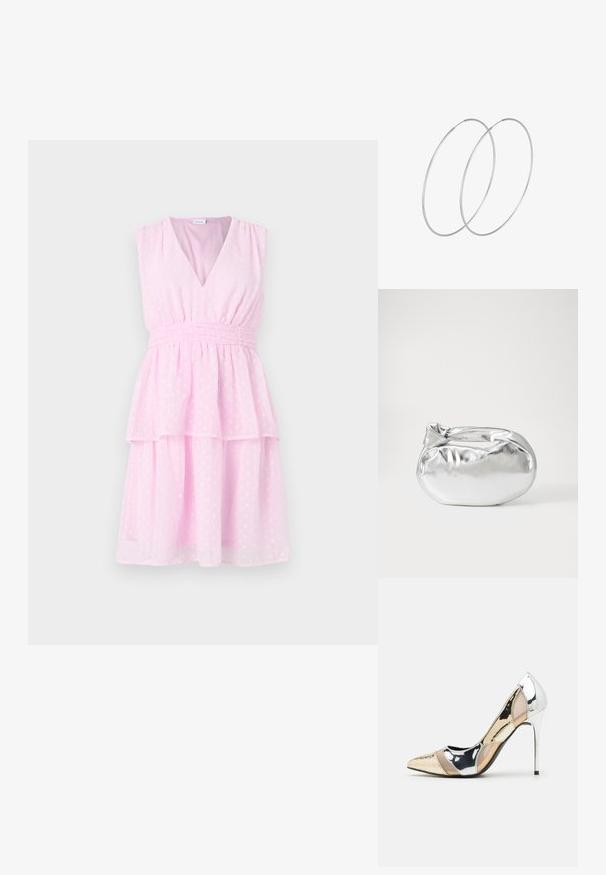 Roza obleka z V-izrezom, brez rokavov, večplastno oblikovana in s teksturiranimi pikami. Ima guban pas za prilegajoč videz.; Čevlji z visoko peto in konico, v barvni kombinaciji srebrne, zlate in nude. Sijajna obdelava z izrezljanim dizajnom, z igličasto peto.; Srebrna kovinska torbica z mehko, zaobljeno obliko in zavezano zgornjo zaporo. Narejena iz gladkega umetnega usnja.; Srebrne uhane v obliki obroča z minimalističnim dizajnom. Krožna oblika, gladka tekstura in tanek profil. Lahki s poliranim zaključkom.