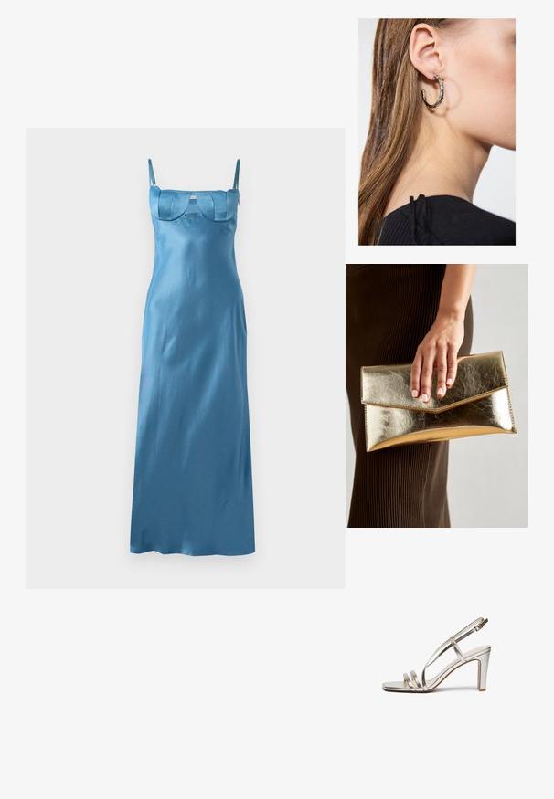 Długa, smukła niebieska satynowa sukienka z cienkimi ramiączkami i usztywnianą, falistą górą. Gładka faktura z zwiewnym krojem.; Srebrne metaliczne sandały na wysokim obcasie z odkrytymi palcami, z trzema cienkimi paskami na stopie i paskiem na kostkę z klamrą.; Złota metaliczna kopertówka o gładkiej teksturze, z trójkątnym zapięciem na klapkę. Ręka trzymająca torbę ma starannie wypielęgnowane paznokcie.; Srebrny kolczyk w kształcie koła z polerowanym wykończeniem, z małymi złotymi akcentami, noszony na płatku ucha.