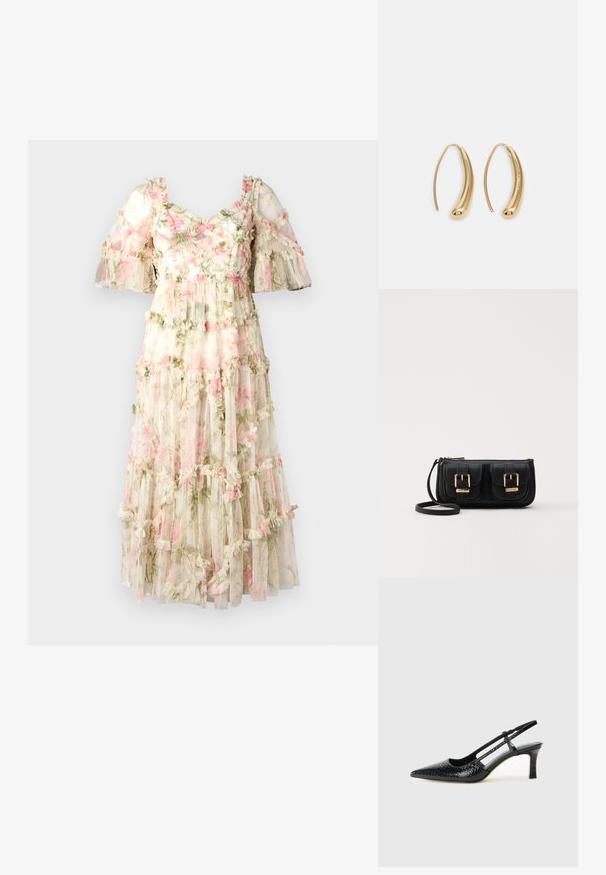 Vestido maxi em tecido floral translúcido com camadas de volantes. Apresenta mangas curtas, flores rosa suave sobre um fundo creme e um corpete ajustado.; Salto slingback em patente preta com bico apontado, apresentando um padrão de pele de cobra texturizado, tira ajustável e um salto bloco curto e texturizado.; Bolsa de ombro em couro preto com dois bolsos frontais, fivelas douradas, fecho de zíper e uma alça fina. Superfície texturizada e forma retangular compacta.; Brincos em metal dourado com forma de arco alongado e curvado. Apresentam uma superfície lisa e brilhante, com uma ponta arredondada para um detalhe adicional.