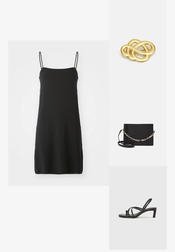 Svart ermeløs kjole med tynne stropper, laget av mykt stoff. Rett snitt, knelang design, har en enkel, ensfarget stil uten mønstre.; Sorte sandaler med stropper, firkantet tå og lav blokk hæl. Har flere tynne stropper og en justerbar ankelstropp. Laget av glatt lær.; Svart lær crossbody-veske med glatt tekstur, rektangulær form og metallkjede detaljer på framsiden. Justerbar stroppe inkludert.; Gullfarget brosje med en knyttet design, glatte, buede linjer og en intrikat form, som reflekterer en polert overflate.