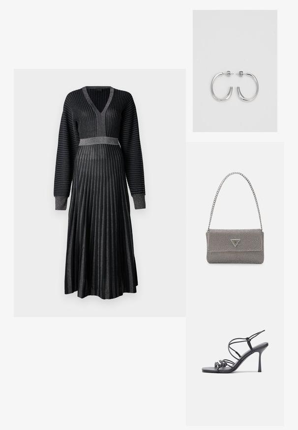 Juoda suknelė su ilgomis rankovėmis, V formos iškirpte ir klostuota sijona. Tekstūruota blizgiu juostelėmis, prigludusi liemens dalis ir plati juosta ties juosmeniu.; Juodos aukštakulnės sandalai pasižymi plonyčiais dirželiais su mazgo dizainu, lygiu kvadratiniu pirštu ir elegantišku stiletto kulnu.; Šviesiai pilka metalinė rankinė su grandinėlės dirželiu, papuošta mažais apvaliais metaliniais smeigėmis ir trikampiu prekės ženklu.; Sidabrinės auskarai žiedai su lygiu, blizgiu paviršiumi. Suapvalinta forma, lengvas dizainas, su uždarymu ant smeigtuko.