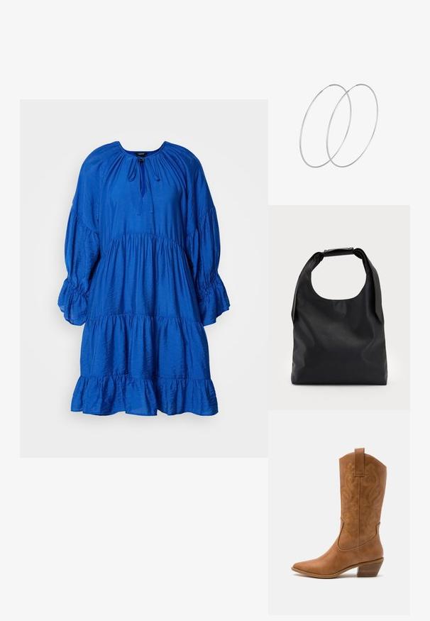 Sininen, kerroksellinen mekko pyöreällä pääntiellä, puffihuputettuilla hihoilla ja kasatulla vyötäröllä. Valmistettu teksturoidusta kankaasta, jossa on pehmeä kiilto.; Ruskean nahkainen cowboy-saapas, jossa on terävä kärki, brodeeratut pyörteiset kuviot varressa ja kerroslohko korko. Varustettu nostonipulla helpottamaan pukemista.; Musta nahkainen hobo-laukku, jossa on yksi pehmeä, pyöreä kahva; ominaisuuksina sileä pinta ja minimalistinen muotoilu. Ei näkyvää metalliosaa tai koristeita.; Hopehope hopeilla, joissa on minimalistinen muotoilu. Pyöreä muoto, sileä pinta ja ohut profiili. Kevyet ja kiillotetut.
