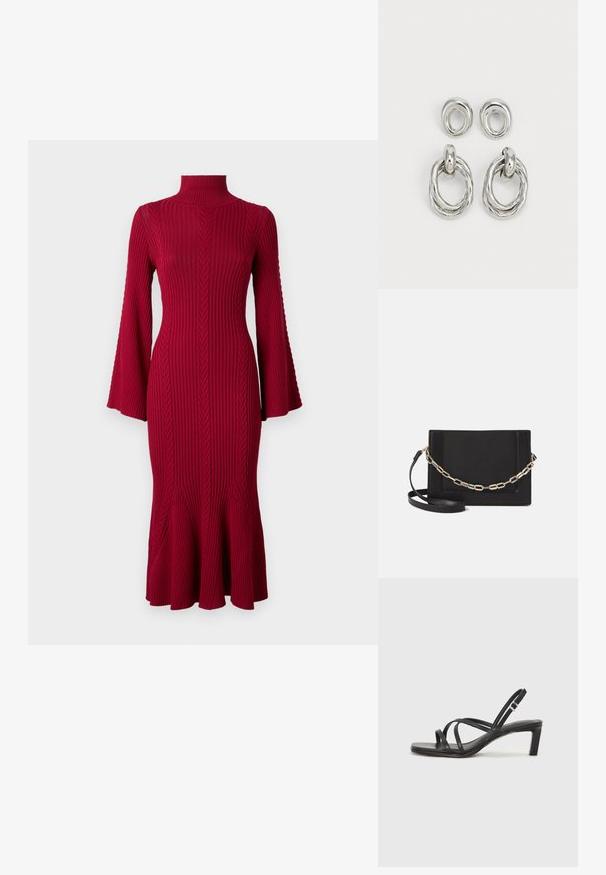 Rdeča pletena obleka z rebrastim vzorcem, z visokim ovratnikom, razširjenimi rokavi in prilegajočim se telesom, ki se na robu širi. Ima vertikalne pletenice.; Črne natikače s trakovi in kvadratnim prstom ter nizkim blokastim peto. Imajo več tankih trakov in nastavljiv trak okoli gležnja. Narejene so iz gladkega usnja.; Črna usnjena torba čez ramo z gladko teksturo, pravokotno obliko in kovinskim verižnim detajlom spredaj. Vključena je nastavljiva naramnica.; Nakit zlate barve iz kovine, ki vsebuje dva para oblik: zasukan kroglično uho in gladek kroglični uhani. Odsevna površina povečuje eleganco.