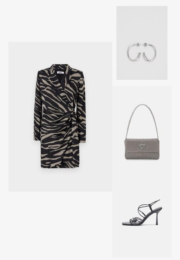 Juodas įvyniojamas suknelė, pasižyminti zebro raštu kreminės spalvos. Ilgos rankovės ir susiraukšlėjimo juosta puošia dizainą.; Juodos aukštakulnės sandalai pasižymi plonyčiais dirželiais su mazgo dizainu, lygiu kvadratiniu pirštu ir elegantišku stiletto kulnu.; Šviesiai pilka metalinė rankinė su grandinėlės dirželiu, papuošta mažais apvaliais metaliniais smeigėmis ir trikampiu prekės ženklu.; Sidabrinės auskarai žiedai su lygiu, blizgiu paviršiumi. Suapvalinta forma, lengvas dizainas, su uždarymu ant smeigtuko.