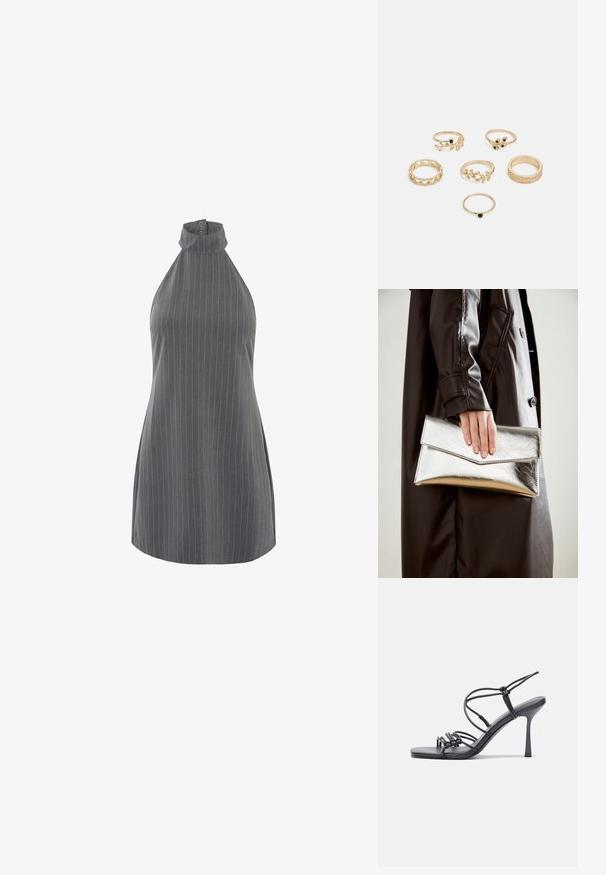 Gråstripet ermeløs topp med høy krage og knappdetalj i halsen. Stoffet har en glatt tekstur med vertikale smalstriper.; Svart høye hælsandaler har tynne stropper med en knyttet design, en glatt firkantet tå og en elegant stiletto-hæl.; Sølv metallisk clutch med et vinklet konvoluttdesign, glatt tekstur og kontrastfarge på innsiden, holdt i en hånd iført en svart kåpe.; Sett med seks gullringer med forskjellige design: flettede, bladmotiv og solide band; noen med grønne edelstener som aksenter.