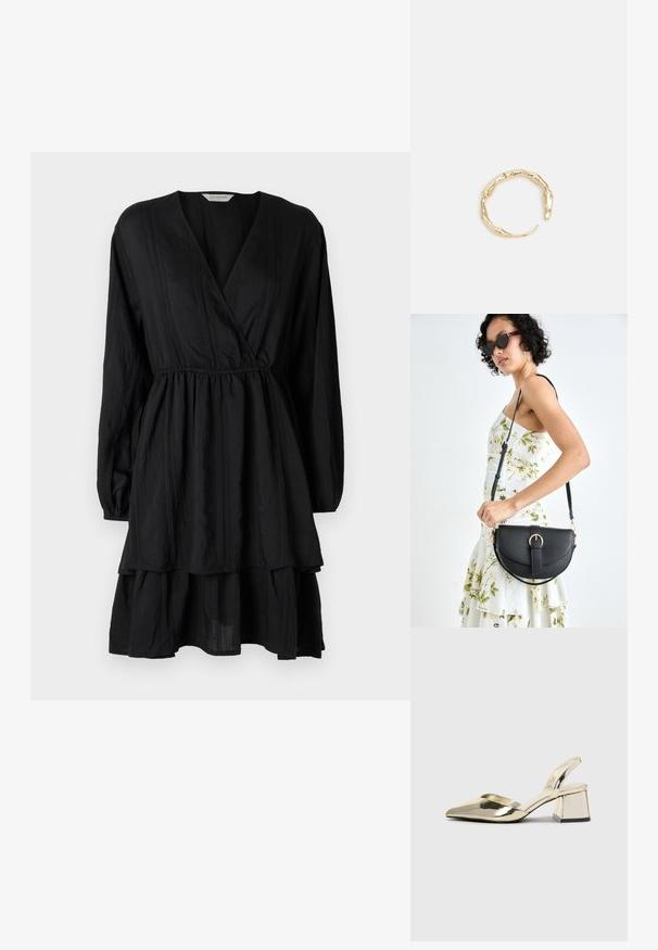 Schwarzes Kleid mit langen Ärmeln, V-Ausschnitt und gerafftem Taillenbund. Mit mehrlagigem Rock und subtilen strukturierten Streifen im gesamten Kleid.; Goldene, metallische Slingback-Absätze mit spitzem Zeh und dicker Ferse. Glatte Textur, minimalistisches Design und ein schmaler Riemen.; Schwarze Lederhandtasche mit geschwungener Form, abnehmbarem Tragegurt und goldenen Beschlägen. Die Tasche verfügt über einen Deckel mit einer Schnallen-Details.; Goldfarbener Ring mit einem organischen, gedrehten Design, glatter Oberfläche und sich verjüngenden Enden, was ein modernes, skulpturales Erscheinungsbild erzeugt.