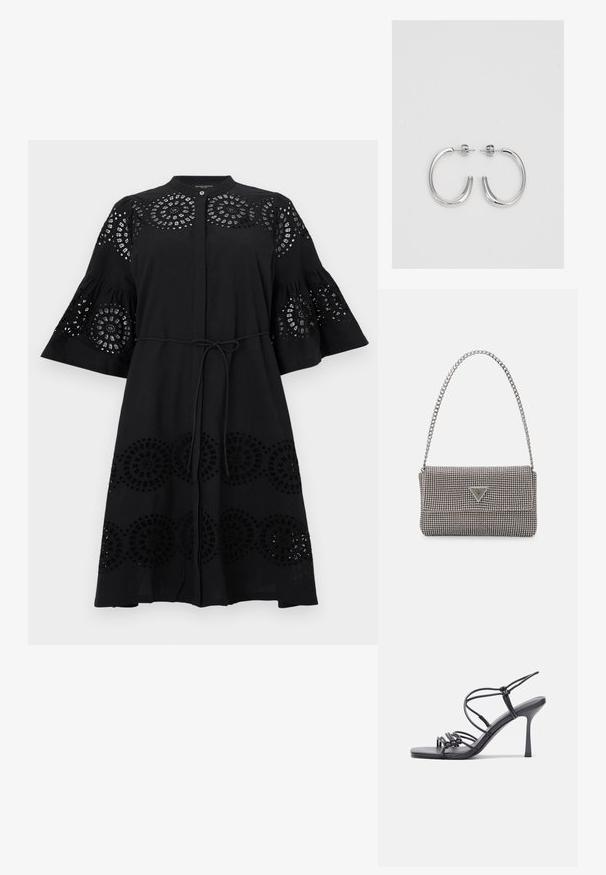 Abito nero con dettagli ricamati, maniche a campana e vita regolabile con fiocco. Presenta tagli circolari e una chiusura frontale con bottoni. Realizzato in tessuto leggero.; Sandali neri con tacco alto presentano sottili cinturini con design annodato, una punta quadrata liscia e un elegante tacco a spillo.; Borsa a mano metallica grigia chiara con tracolla a catena, impreziosita da piccoli chiodi metallici circolari e da un logo triangolare del marchio.; Orecchini a cerchio in argento con superficie liscia e lucida, caratterizzati da una forma curva e chiusura a perno. Design minimalista con finitura moderna.