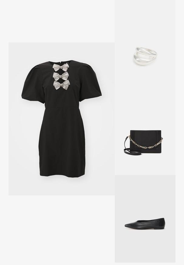 Črna obleka s kratkimi napihnjenimi rokavi, ki ima dekorativen niz srebrnih diamantek v obliki pentelj na izrezu. Gladka tkanina, prilegajoča silhueta.; Črne usnjene balerinke, koničast toe, minimalističen dizajn, gladka tekstura, nizka peta, brez vidnih kovinskih delov ali okraskov.; Črna usnjena torba čez ramo z gladko teksturo, pravokotno obliko in kovinskim verižnim detajlom spredaj. Vključena je nastavljiva naramnica.; Srebrn dvojni prstan z gladko, polirano površino. Ima tekoč, ukrivljen dizajn z prekrivajočimi se sekcijami za sodoben videz.