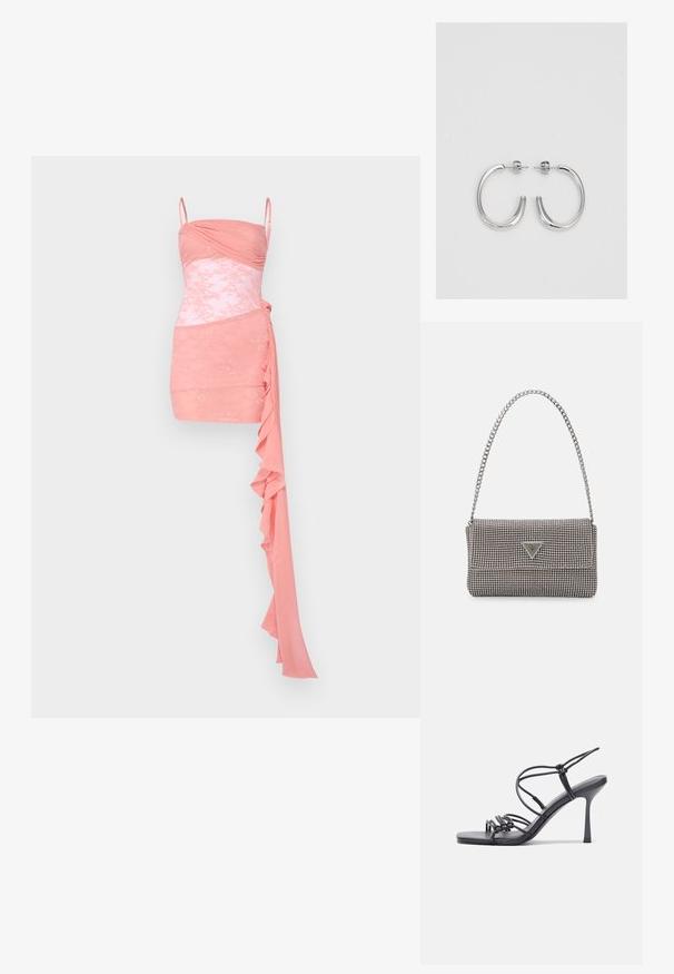 Ružový koktailový šaty s priliehavým korzetom s nariasením, čipkovými akcentmi, tenkými ramienkami a splývavou volánovou detailom na jednej strane.; Čierne sandále na vysokom podpätku majú tenké remienky s uzlovým dizajnom, hladký štvorcový špičku a elegantný stiletto podpätok.; Svetlošedá metalická kabelka s reťazovým popruhom, ozdobená malými kruhovými kovovými štítkami a trojuholníkovým logom značky.; Strieborné kruhové náušnice s hladkým, lesklým povrchom, majú zakrivený tvar a zapínanie na puzetu. Minimalistický dizajn s moderným vzhľadom.