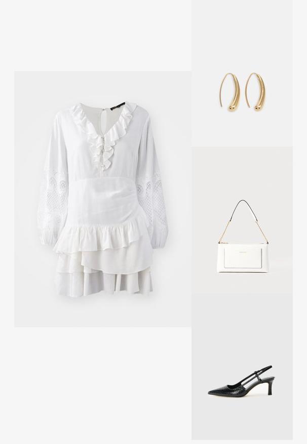 Biała sukienka z falbaniastym wykończeniem, długimi balonowymi rękawami z haftowanymi akcentami oraz warstwowym dołem. Wykonana z lekkiego materiału.; Czarne lakierowane czółenka na obcasie typu slingback z wąskim noskiem, z teksturowanym wzorem wężowym, regulowanym paskiem oraz krótkim, teksturowanym obcasem w kształcie słupka.; Biała skórzana torebka o teksturowanym wykończeniu, z złotą łańcuszkową rączką i czarnymi akcentami. Zawiera przednią kieszeń oraz zamek błyskawiczny.; Złote metalowe kolczyki w kształcie obręczy o zakrzywionym, wydłużonym kształcie. Posiadają gładką, błyszczącą powierzchnię oraz zaokrąglony koniec dla dodatkowego efektu.