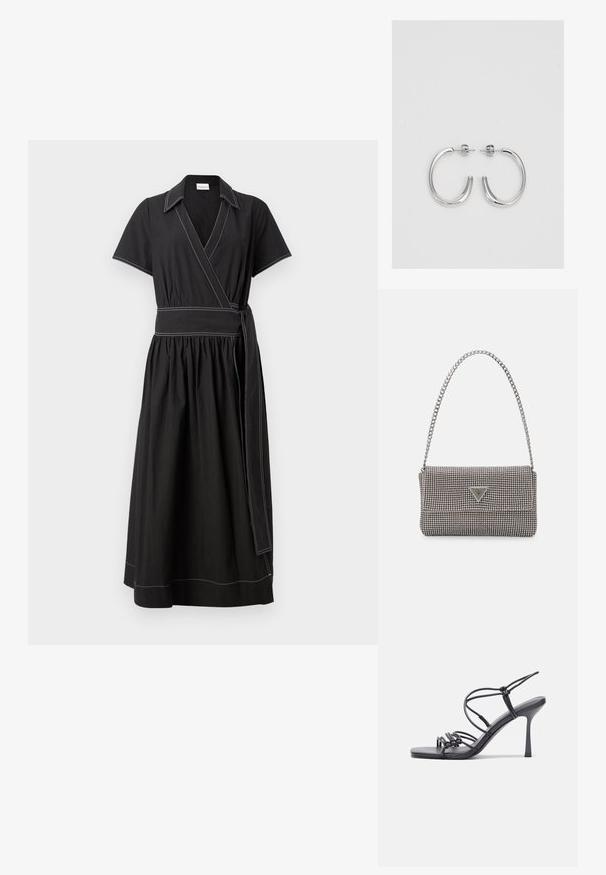 Czarna sukienka o kroju w kopertę z krótkimi rękawami, kołnierzykiem i szerokim paskiem w talii. Posiada kontrastowe białe wyszycie oraz marszczony dół.; Czarne sandały na wysokim obcasie mają cienkie paski z węzłowym wzorem, gładki, kwadratowy czubek i smukły obcas w stylu szpilki.; Jasnoszara metaliczna torebka na łańcuszku, ozdobiona małymi okrągłymi metalowymi ćwiekami oraz trójkątnym logo marki.; Srebrne kolczyki na biglu o gładkim, błyszczącym wykończeniu. O zaokrąglonym kształcie, lekkim designie, z zamknięciem na zatrzask.