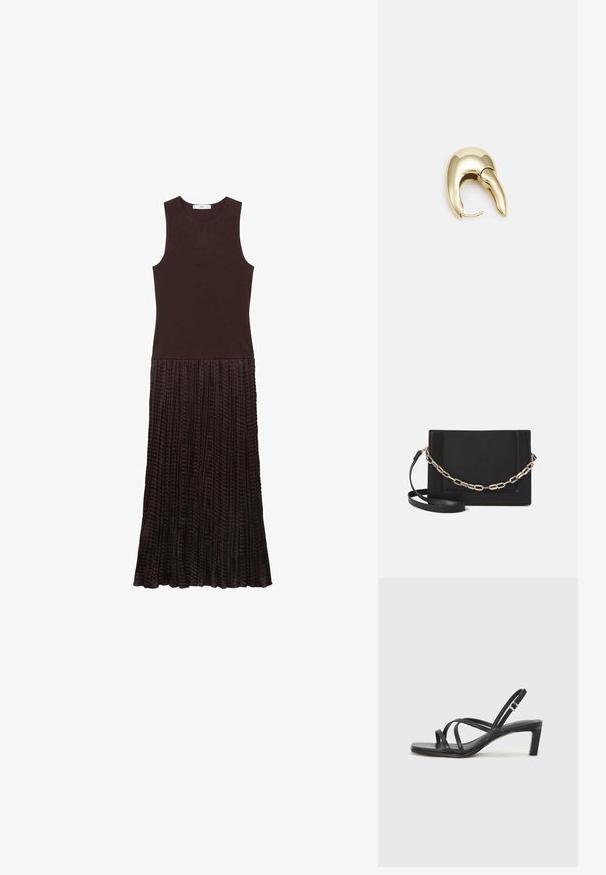 Mouwloze bruine jurk met een aansluitende top en een geplooide, gestructureerde rok. De stof lijkt zacht met een subtiele glans.; Zwarte sandaal met bandjes, vierkante teen en een lage blokhak. Voorzien van meerdere dunne bandjes en een verstelbare enkelband. Gemaakt van zacht leer.; Zwarte leren schoudertas met een gladde textuur, rechthoekige vorm en een metallic kettingdetail aan de voorkant. Verstelbare schouderband inbegrepen.; Gouden metalen oorbel met een slank, gebogen ontwerp. Beschikt over een kenmerkende puntige vorm, gepolijste oppervlakte en scharnier sluiting.