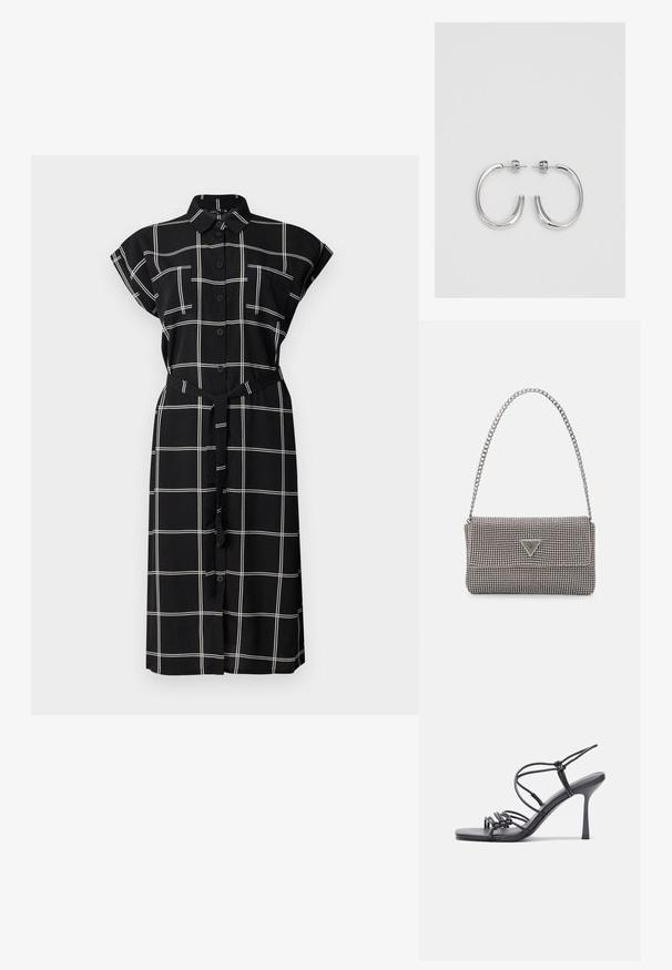 Crna košulja haljina s bijelim kvadratnim uzorkom, kratkim rukavima s prevrnutim rubom, dva džepa na prsima i odgovarajućim remenom u struku.; Crne sandale na visokoj potpetici imaju tanke trake s čvorastim dizajnom, glatki kvadratni vrh i elegantnu stiletto petu.; Svijetlosivi metalik ruksač s lancem, ukrašen malim okruglim metalnim zakovicama i trokutastim logotipom marke.; Srebrne naušnice u obliku obruča sa glatkom, sjajnom površinom, zakrivljenog oblika i zatvaranjem na čep. Minimalistički dizajn s modernim završetkom.