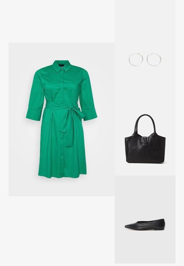 Persona by Marina Rinaldi FINANZA - Φόρεμα πουκάμισο - green; Μαύρη δερμάτινη μπαλαρίνα, αιχμηρή μύτη, μινιμαλιστικός σχεδιασμός, λεία υφή, χαμηλή τακούνι, χωρίς ορατό υλικό ή διακοσμήσεις.; Μαύρη δερμάτινη τσάντα tote με λείο υφή, δομημένο σχήμα, δύο λαβές και επιφανές ασημένιο κούμπωμα μπροστά.; Ασημένια σκουλαρίκια κρίκοι με κομψό, στρογγυλό σχέδιο, που διαθέτουν λεία επιφάνεια και χωρίς ορατά διακοσμητικά στοιχεία. Η διάμετρος δεν αναφέρεται.