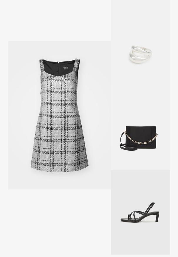 Robe à carreaux gris avec un décolleté carré, sans manches et fermeture éclair au dos. Elle présente un tissu texturé avec des accents noirs.; Sandale noire à lanières avec un bout carré et un petit talon bloc. Elle présente plusieurs fines lanières et une sangle de cheville ajustable. Fabriquée en cuir lisse.; Sac bandoulière en cuir noir avec une texture lisse, de forme rectangulaire et un détail en chaîne métallique à l'avant. Sangle réglable incluse.; Bague en argent à double bande avec une surface lisse et polie. Présente un design fluide et courbé avec des sections qui se chevauchent pour un look moderne.